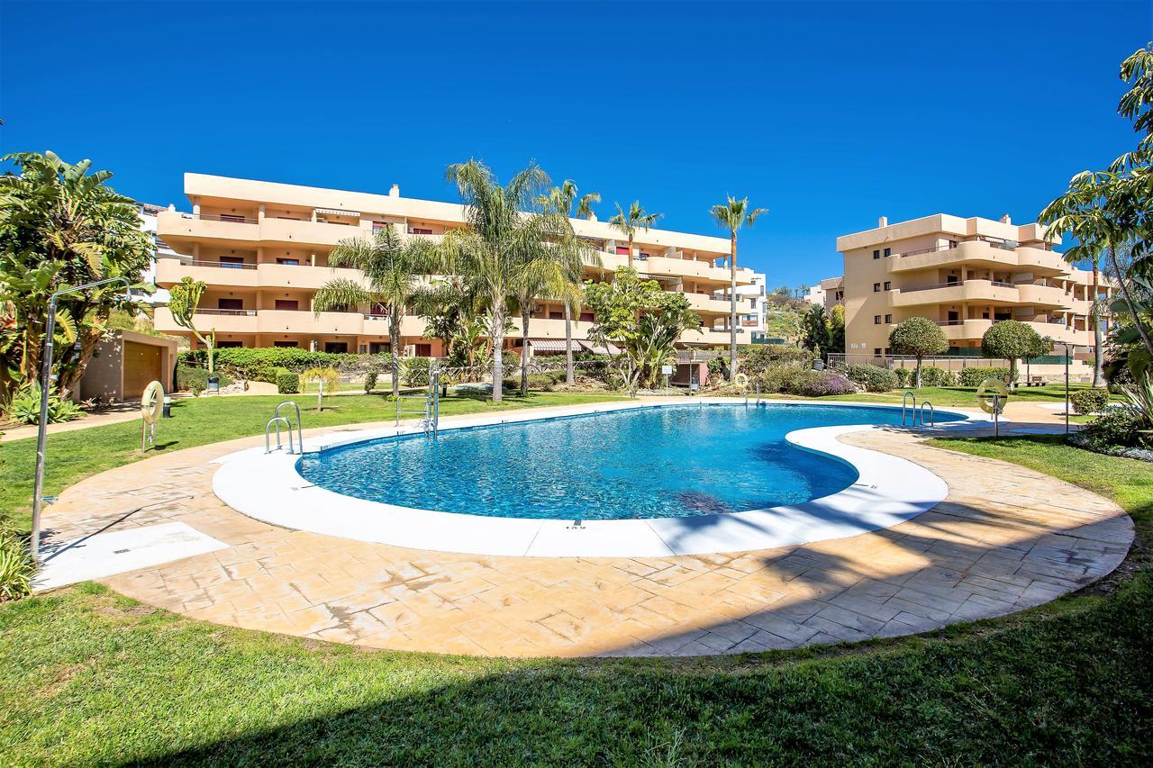 Ferienwohnung Lets In The Sun Blue Cala La Cala De Mijas Exterior foto